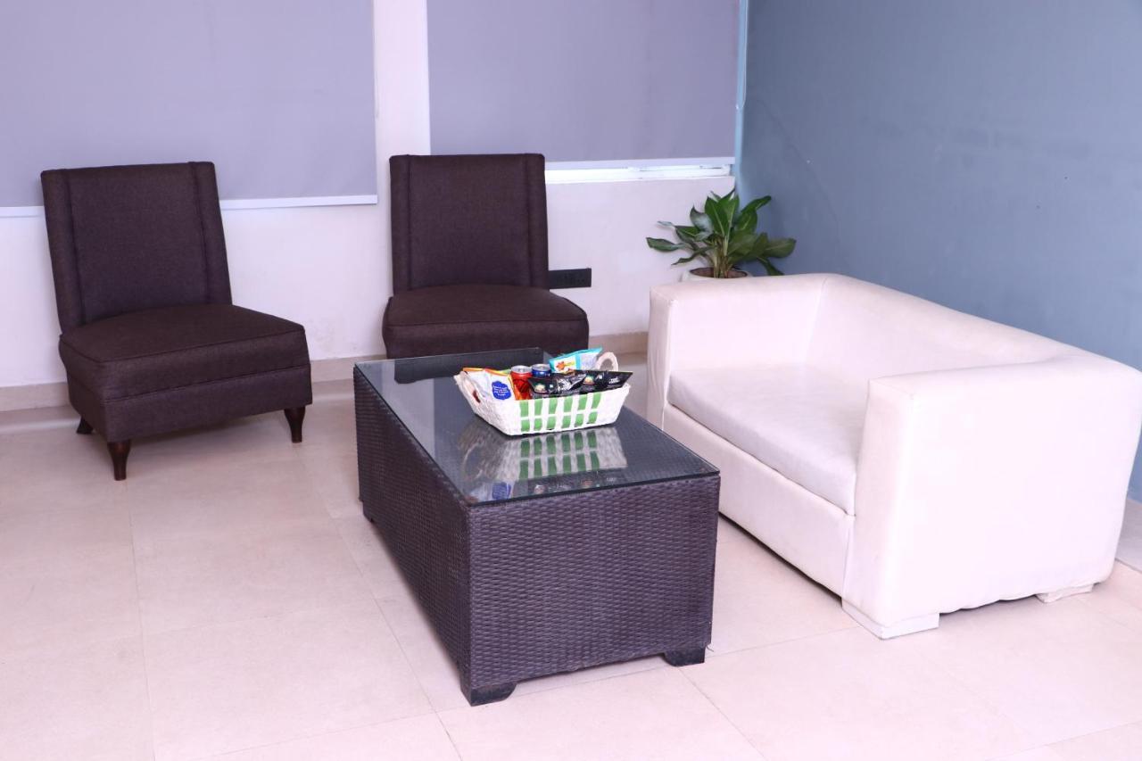 Virohaa Garden Hotel Ghaziabad Luaran gambar