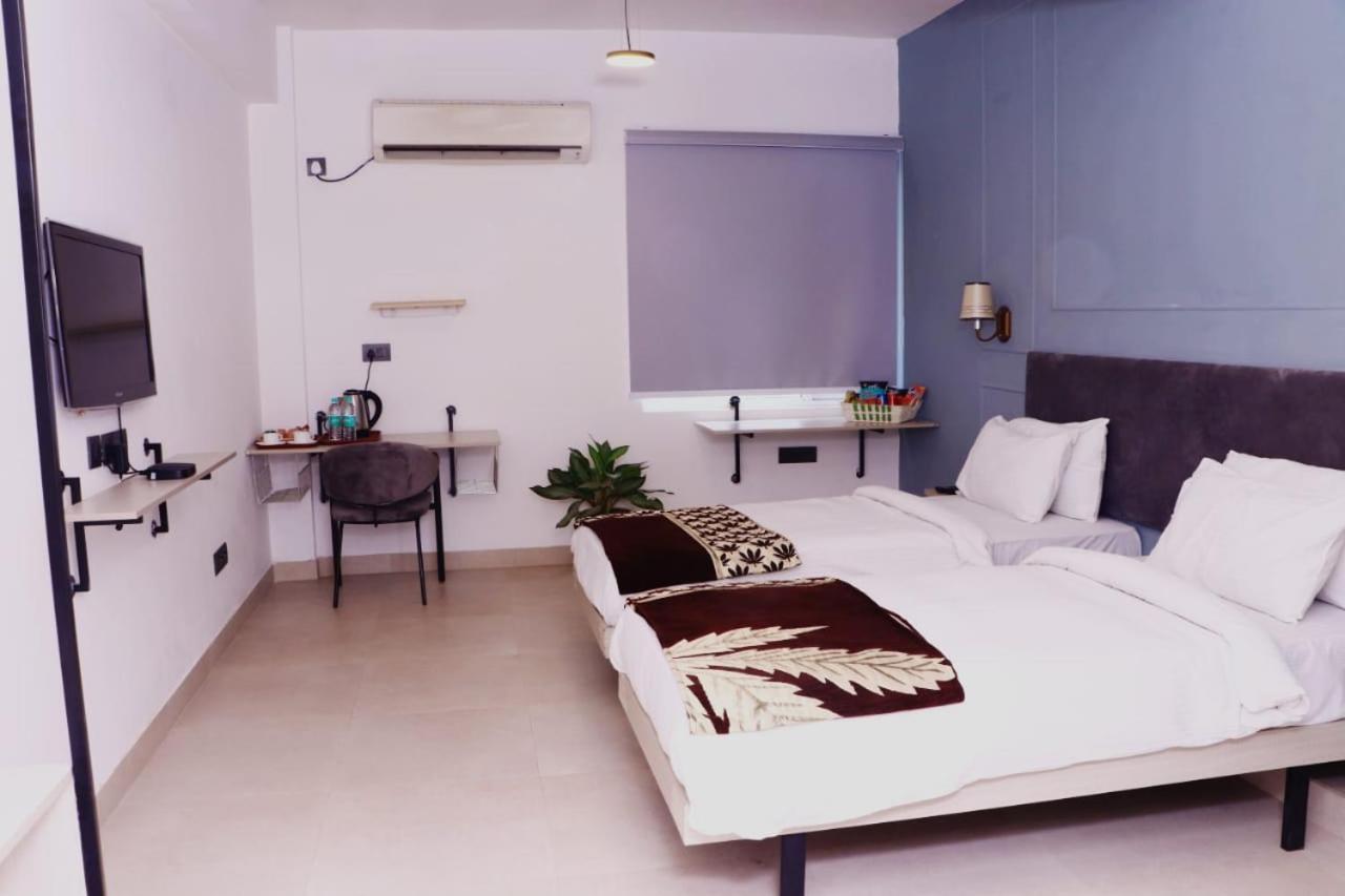 Virohaa Garden Hotel Ghaziabad Luaran gambar