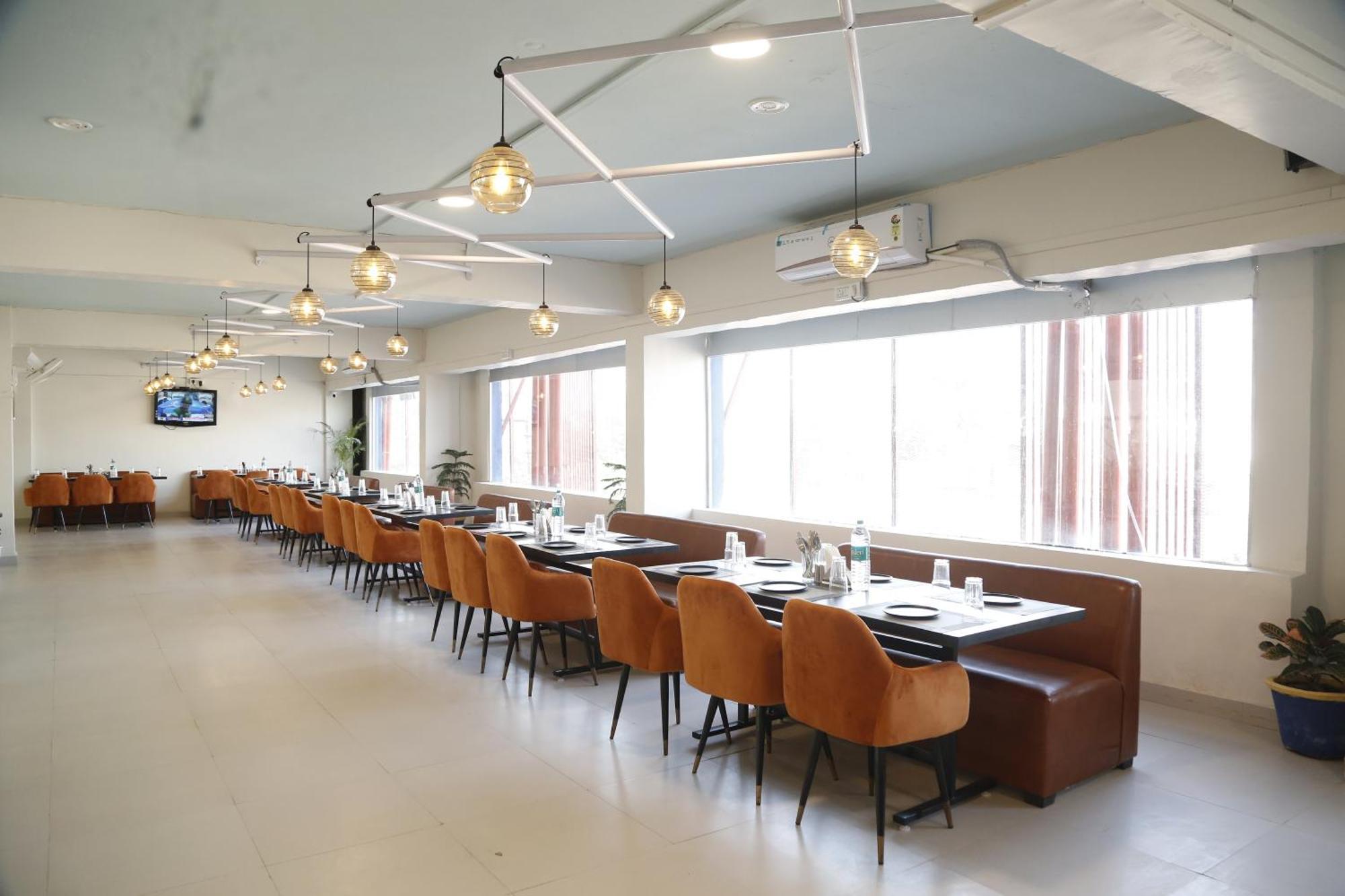 Virohaa Garden Hotel Ghaziabad Luaran gambar