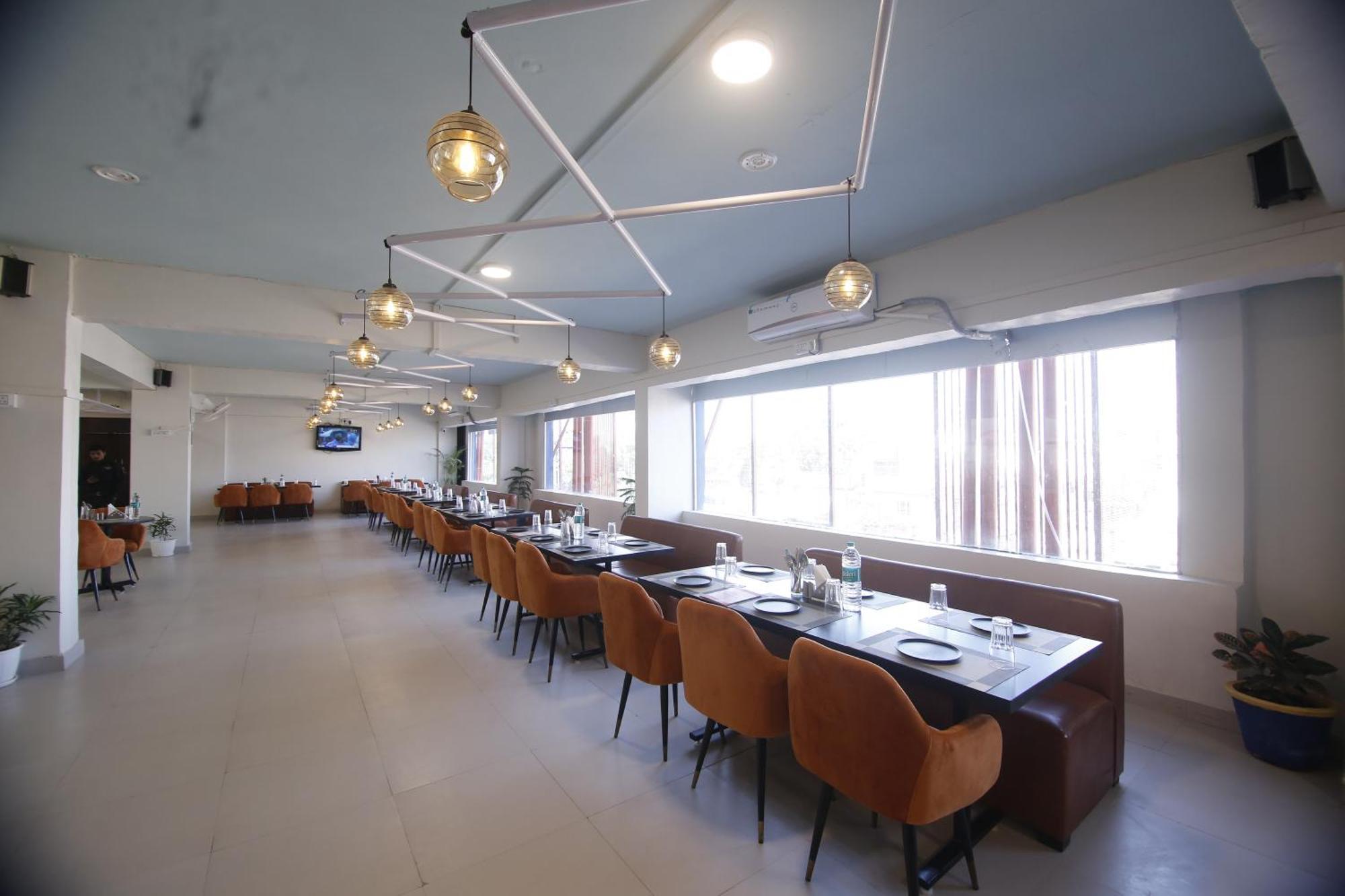 Virohaa Garden Hotel Ghaziabad Luaran gambar