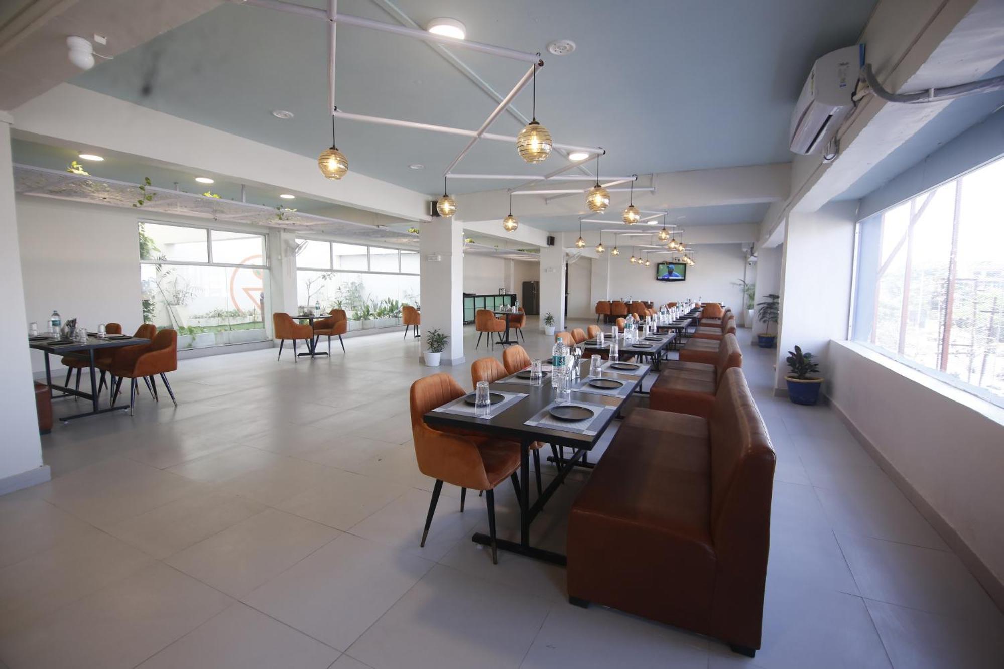 Virohaa Garden Hotel Ghaziabad Luaran gambar