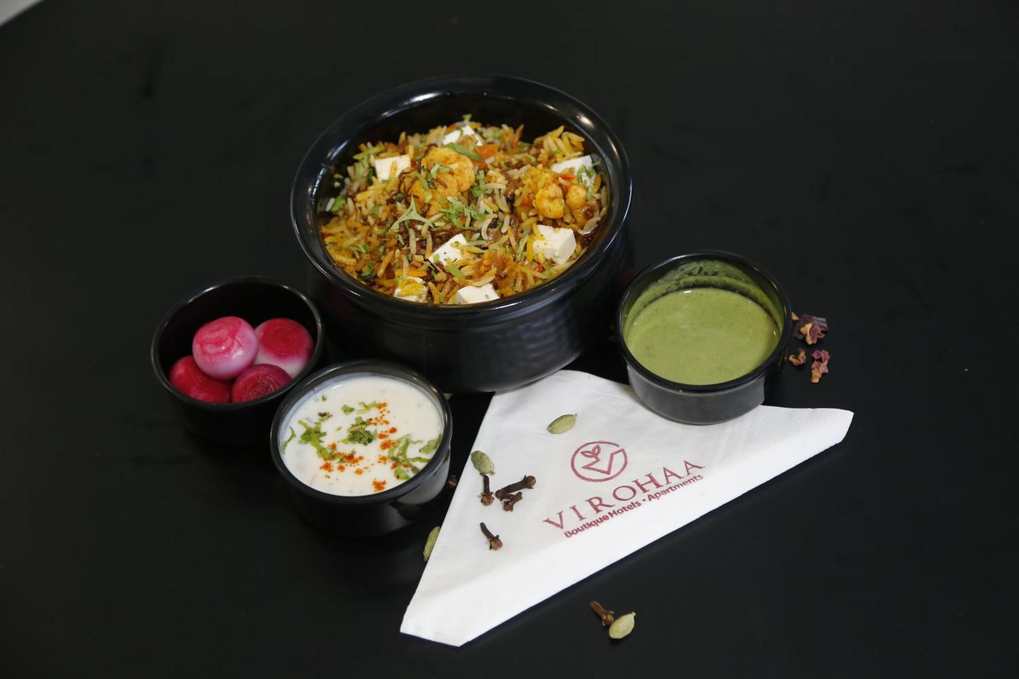 Virohaa Garden Hotel Ghaziabad Luaran gambar